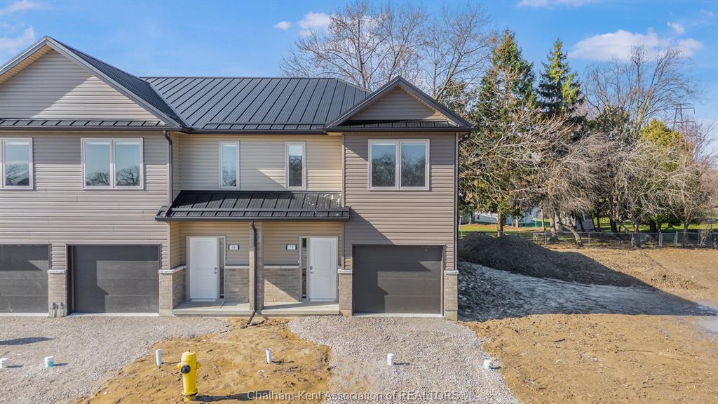 MLS# 26010630: 32 MAGNOLIA Lane, Chatham, Canada