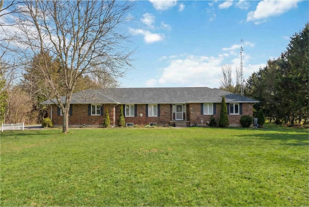 MLS# 26009253: 5386 MANDAUMIN Road, Plympton-Wyoming, Canada