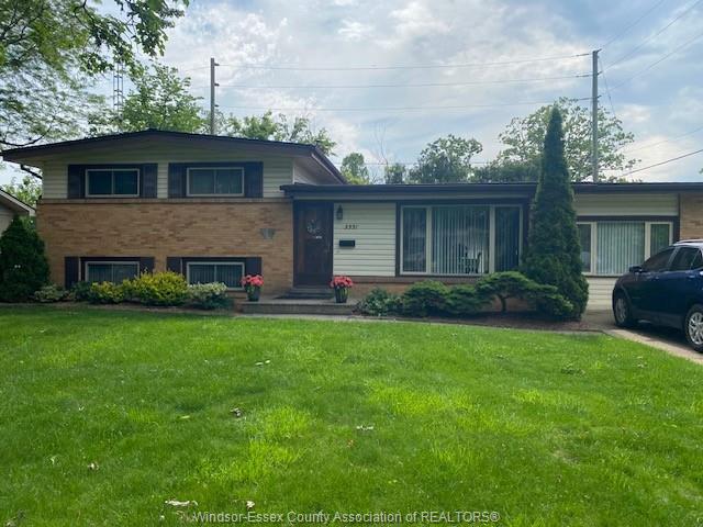 MLS# 26010662: 3331 GLENWOOD Avenue, Windsor, Canada