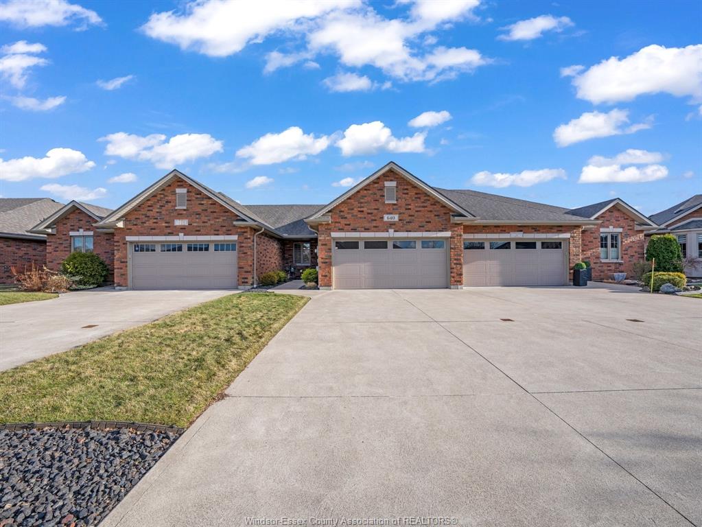 MLS# 26010670: 640 COMMISSO Crescent, LaSalle, Canada