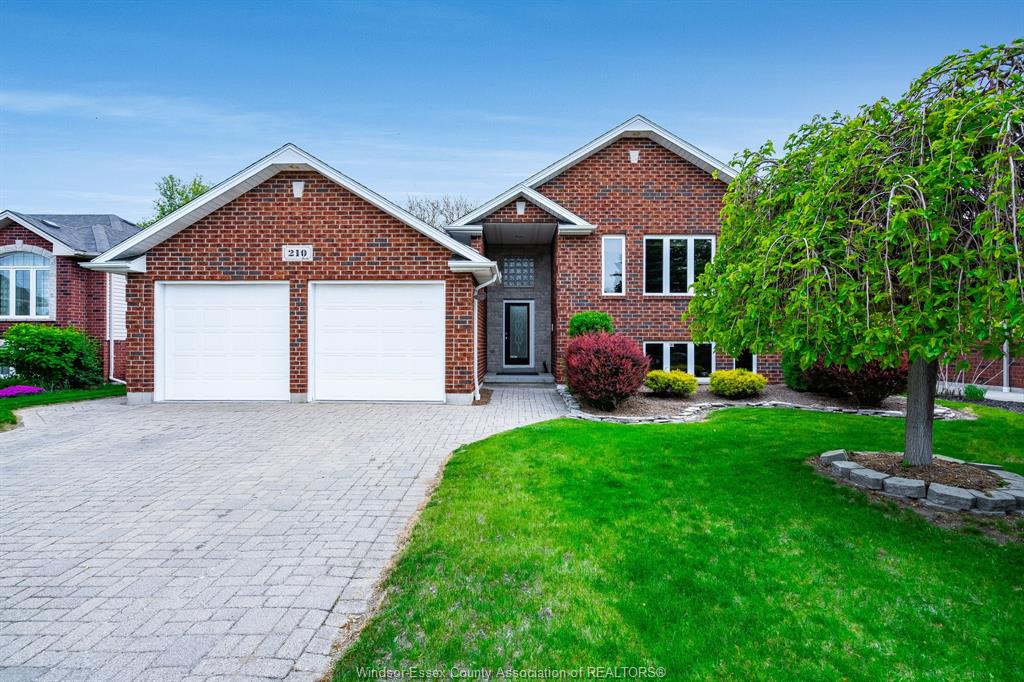 MLS# 26010660: 210 Dieppe Crescent, Kingsville, Canada