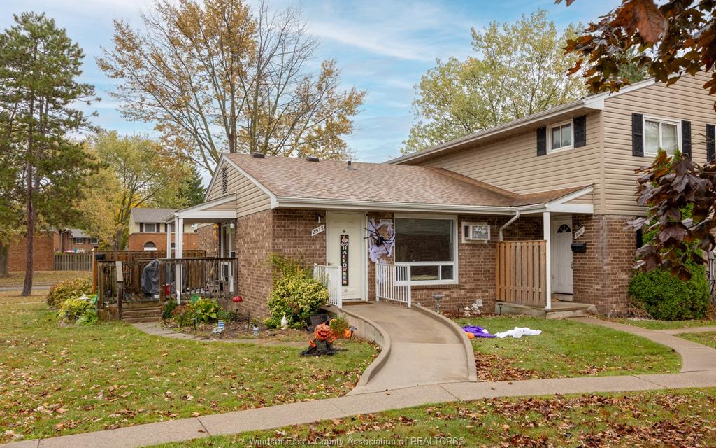MLS# 26010676: 2915 MEADOWBROOK Lane Unit# 10, Windsor, Canada