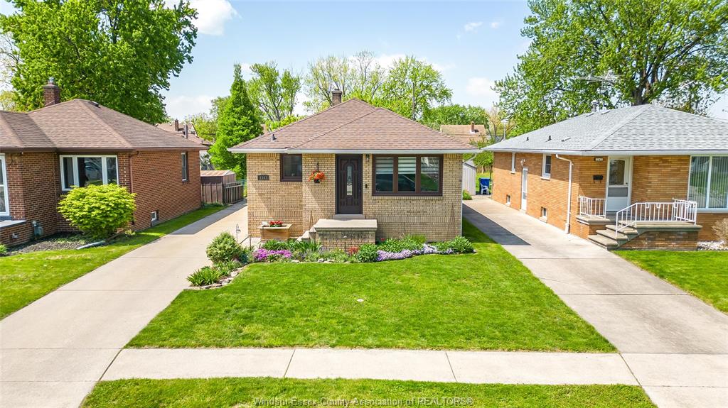 MLS# 26010462: 1347 BERNARD Road, Windsor, Canada