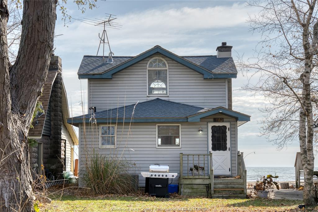 MLS# 26010724: 1049 HERITAGE Road, Kingsville, Canada