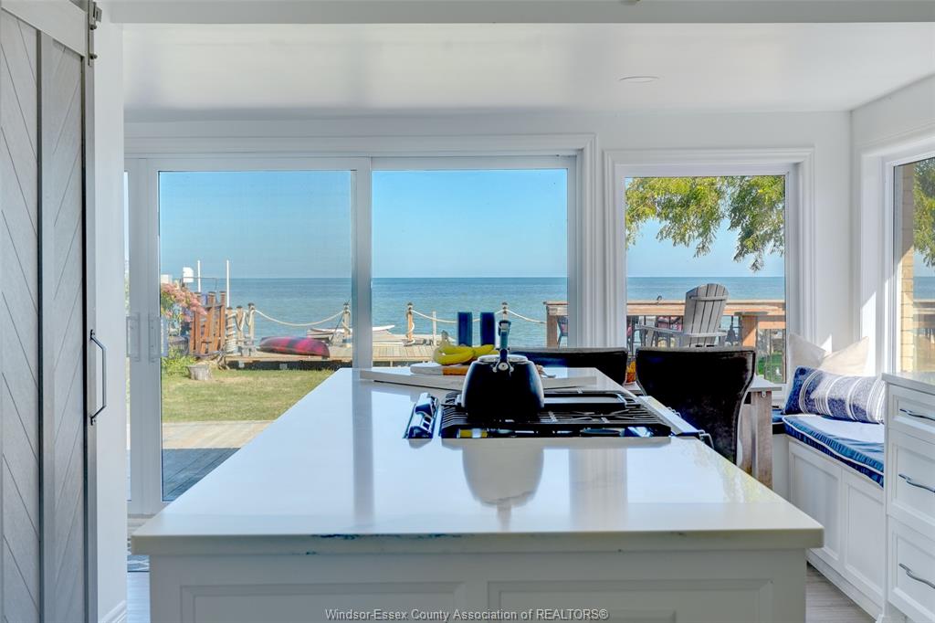 MLS# 26010701: 591 ROSS BEACH, Lakeshore, Canada