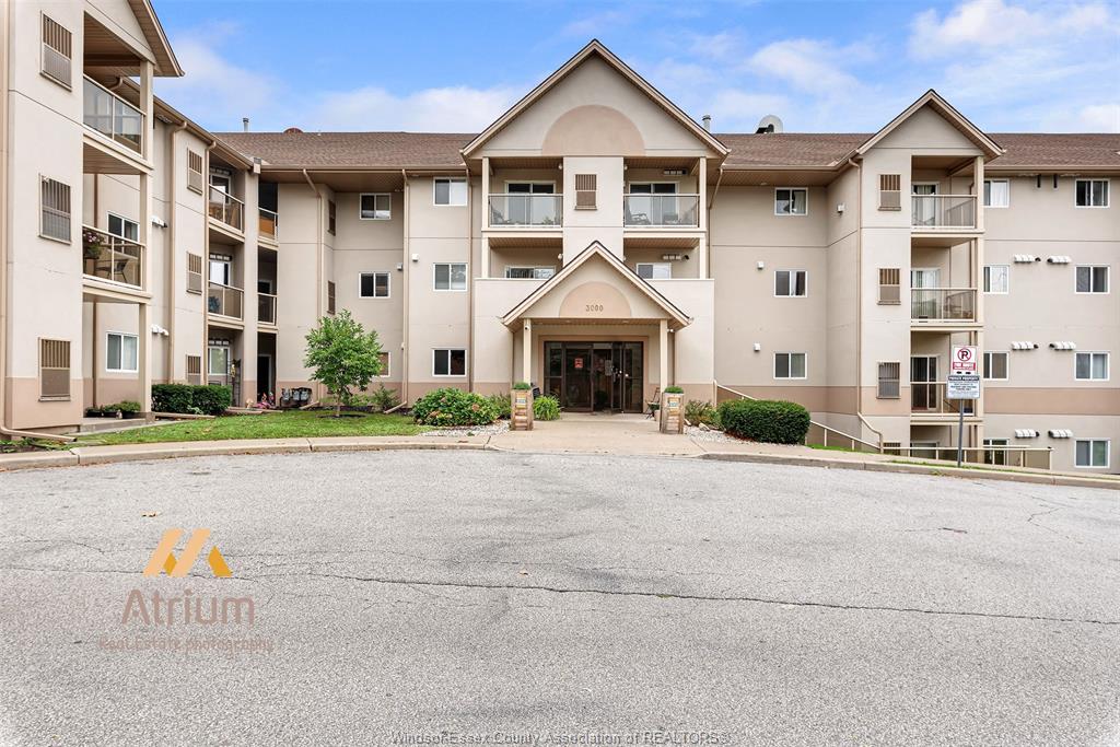 MLS# 26010792: 3000 SANDWICH Street Unit# 206, Windsor, Canada