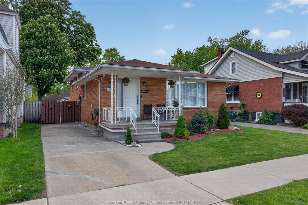 MLS# 26010851: 1481 ELLROSE, Windsor, Canada
