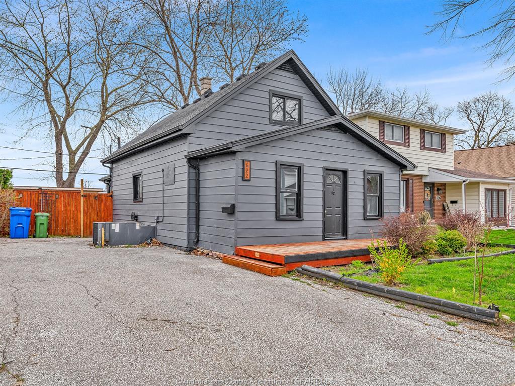 MLS# 26010858: 622 LABUTE Street, Tecumseh, Canada