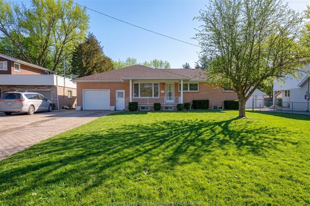 MLS# 26010860: 651 MORAND Street, Windsor, Canada