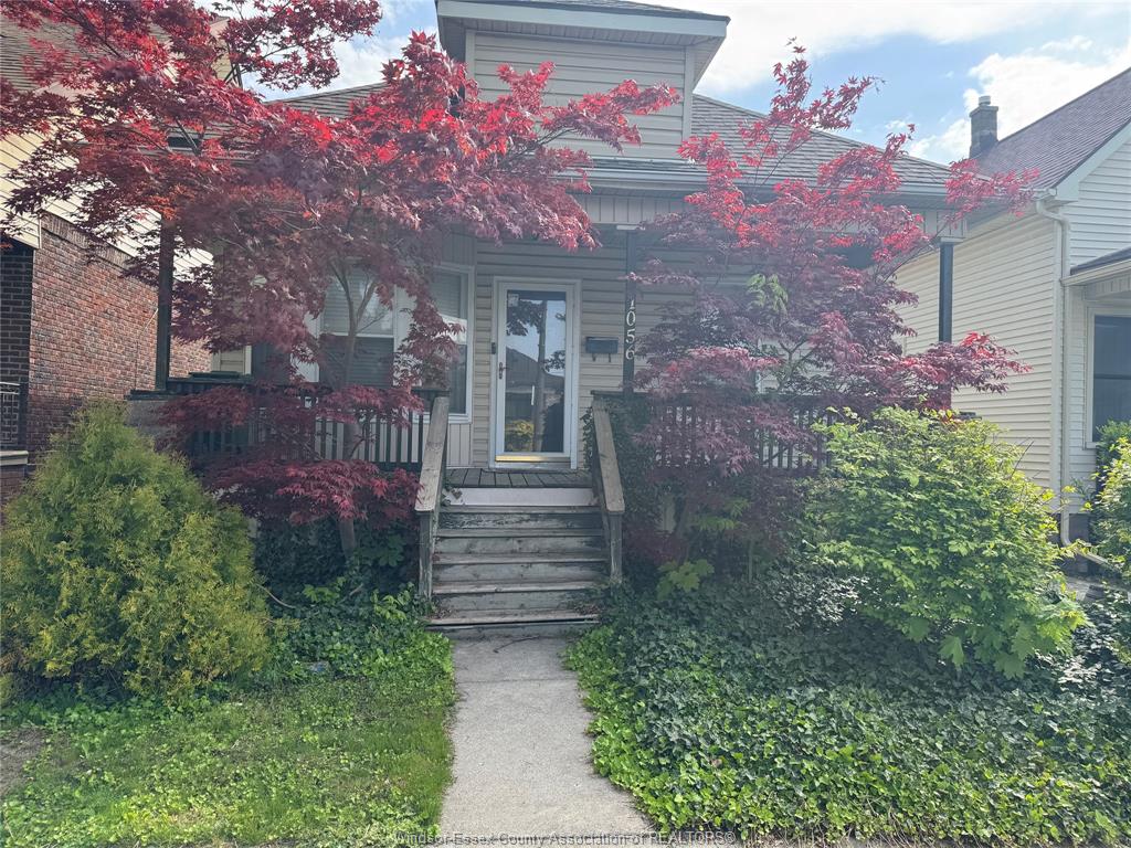 MLS# 26010869: 1056 GLADSTONE, Windsor, Canada