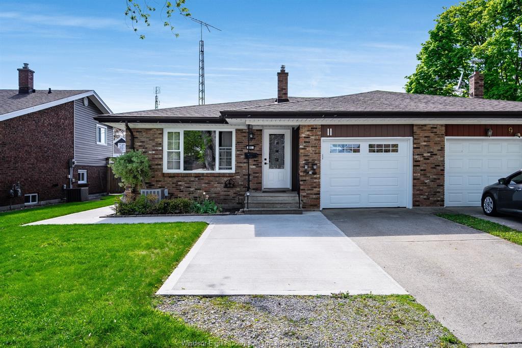 MLS# 26010881: 11 Lutsch Street, Leamington, Canada