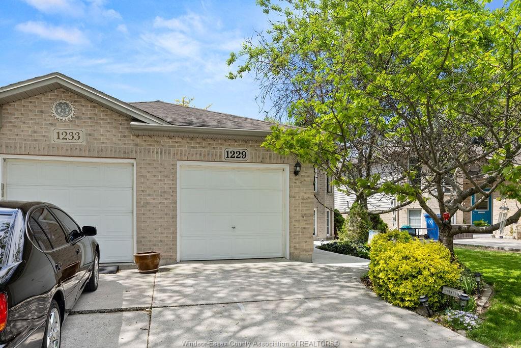 MLS# 26010893: 1229 ST. PAUL, Windsor, Canada