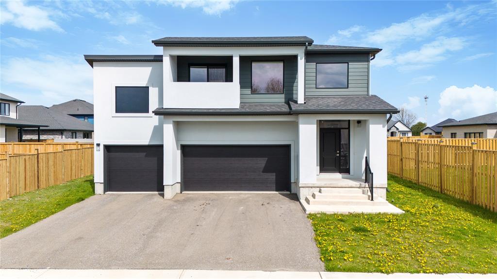 MLS# 26010181: 608 SWEETBAY Crescent, Sarnia, Canada