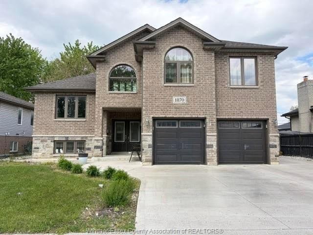 MLS# 26010925: 1870 DOMINION, Windsor, Canada