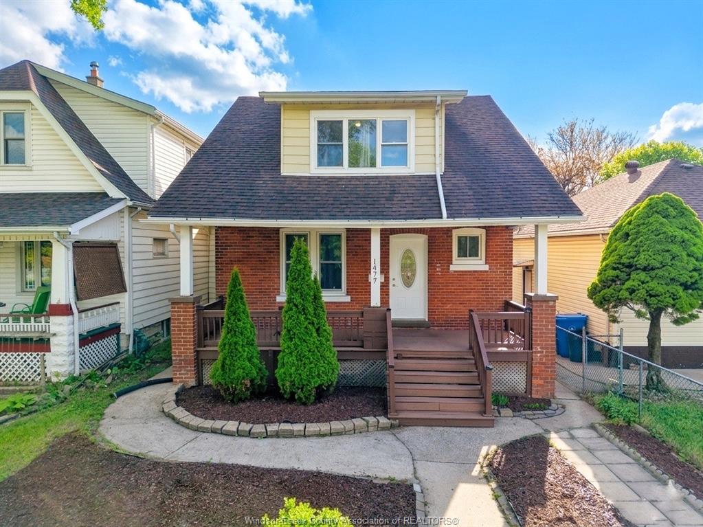 MLS# 26010929: 1477 ELSMERE Avenue, Windsor, Canada