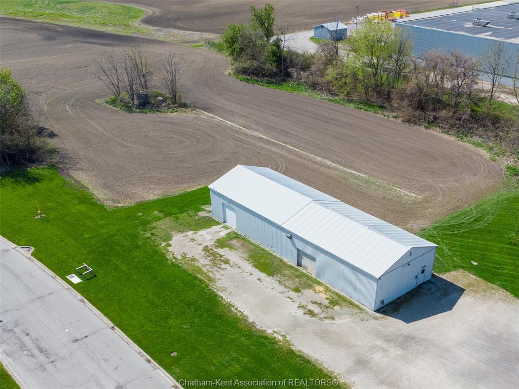 MLS# 26010459: 136 HERITAGE Road, Chatham, Canada
