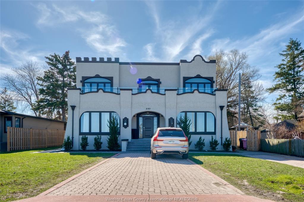 MLS# 26010933: 2161 RIVERSIDE Drive Unit# 3, Windsor, Canada