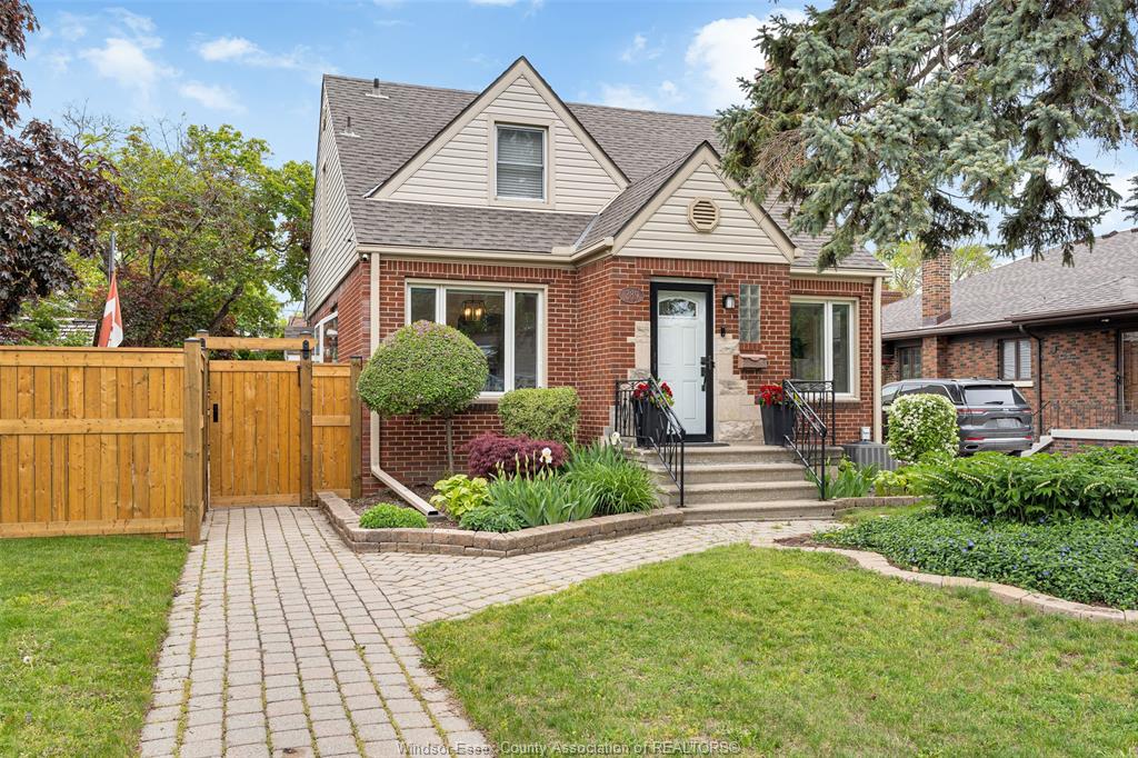 MLS# 26010643: 289 Ford Boulevard, Windsor, Canada