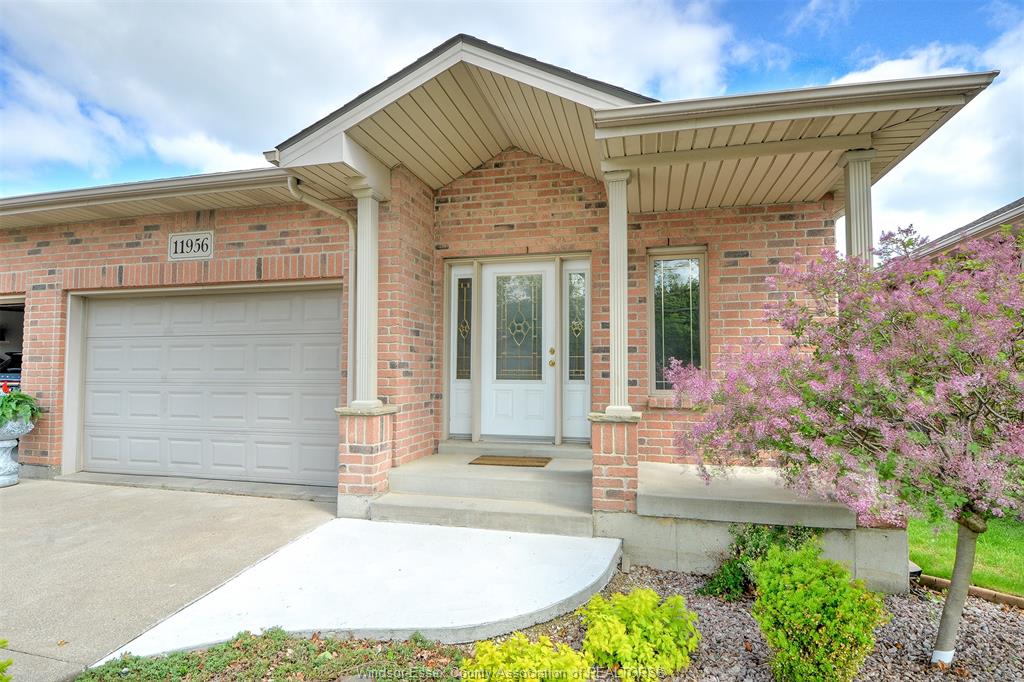 MLS# 26011004: 11956 COBBLESTONE, Windsor, Canada