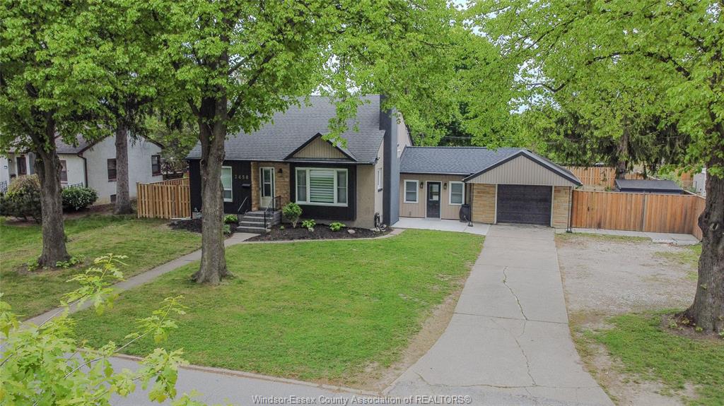 MLS# 26010892: 2458 Buckingham Drive, Windsor, Canada