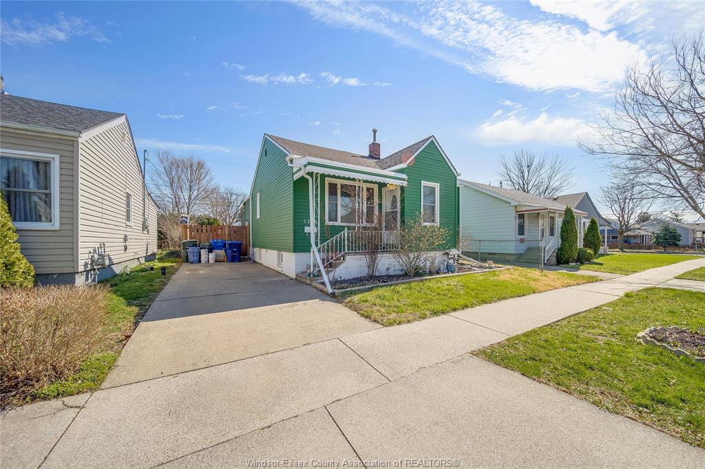 MLS# 26010938: 2286 FOREST Avenue, Windsor, Canada