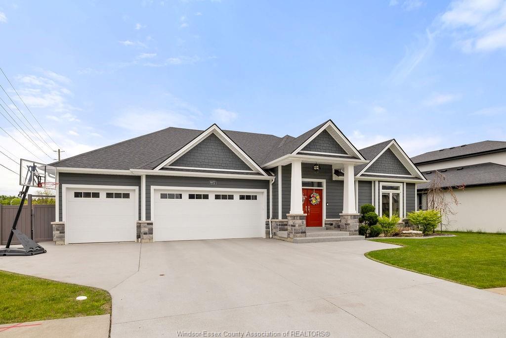 MLS# 26011102: 6072 Silver Maple, LaSalle, Canada