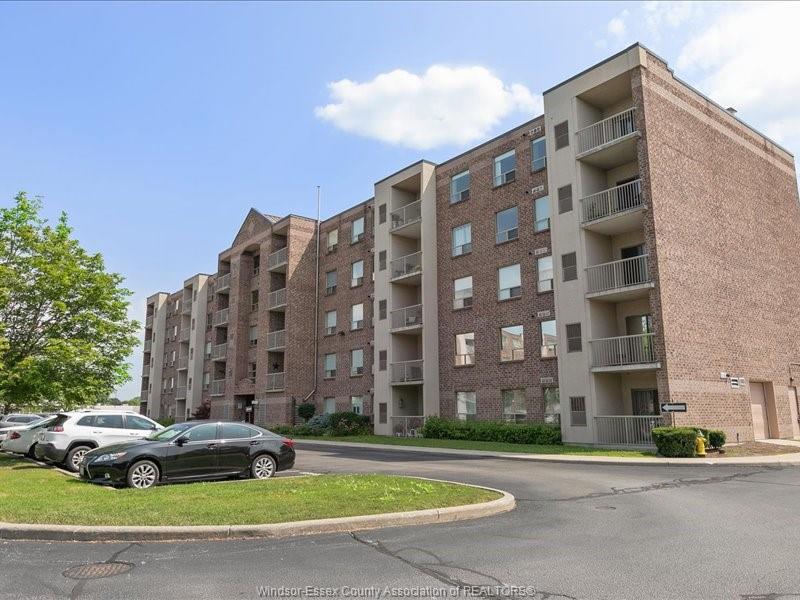 MLS# 26011154: 8335 WYANDOTTE Street Unit# 203, Windsor, Canada