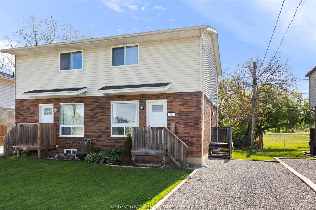 MLS# 26011051: 202 ARTHUR Street, Harrow, Canada