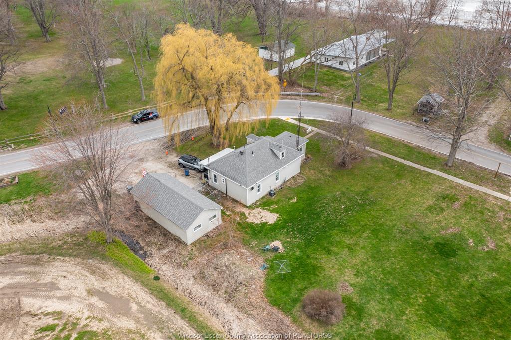 MLS# 26011235: 820 TOWANDA Boulevard, Erie Beach, Canada