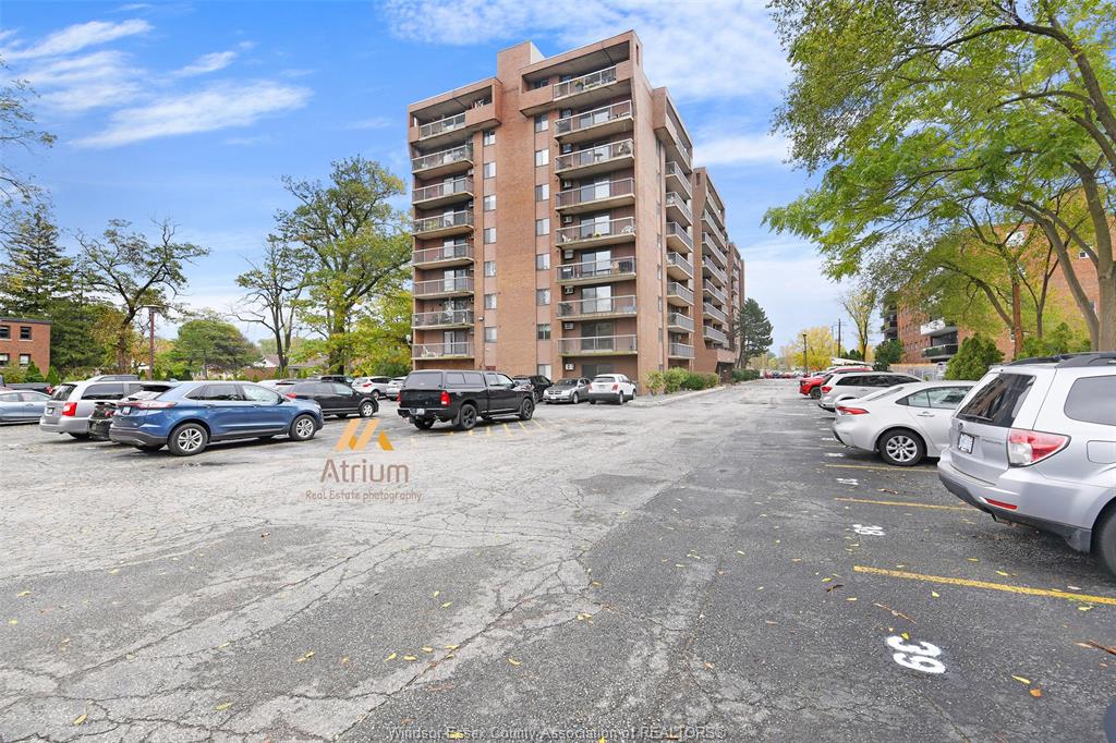 MLS# 26011267: 3936 WYANDOTTE St.  Unit# 207, Windsor, Canada