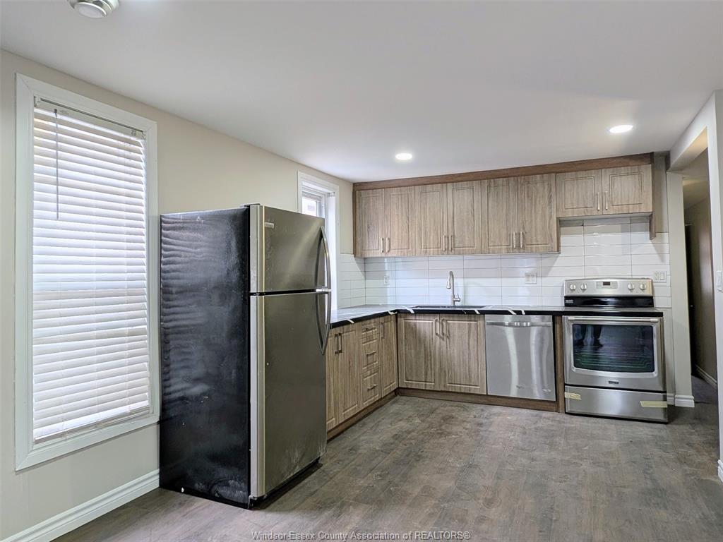 MLS# 26011288: 22 UNIVERSITY Avenue Unit# UPPER, Windsor, Canada