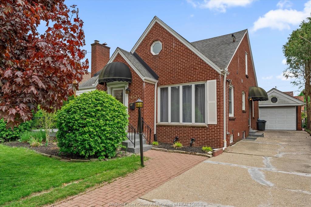 MLS# 26011367: 4531 PLEASANT Place Unit# MAIN, Windsor, Canada