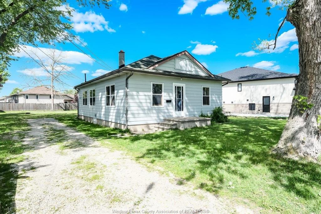 MLS# 26011401: 327 BOUFFARD, LaSalle, Canada
