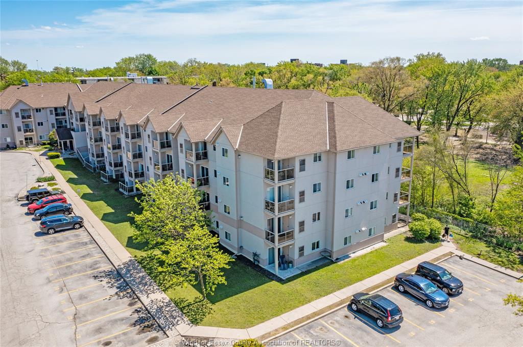 MLS# 26011411: 3000 SANDWICH Street Unit# 414, Windsor, Canada
