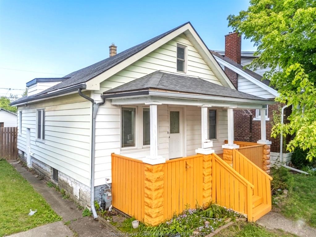 MLS# 26011412: 1054 FELIX Avenue, Windsor, Canada