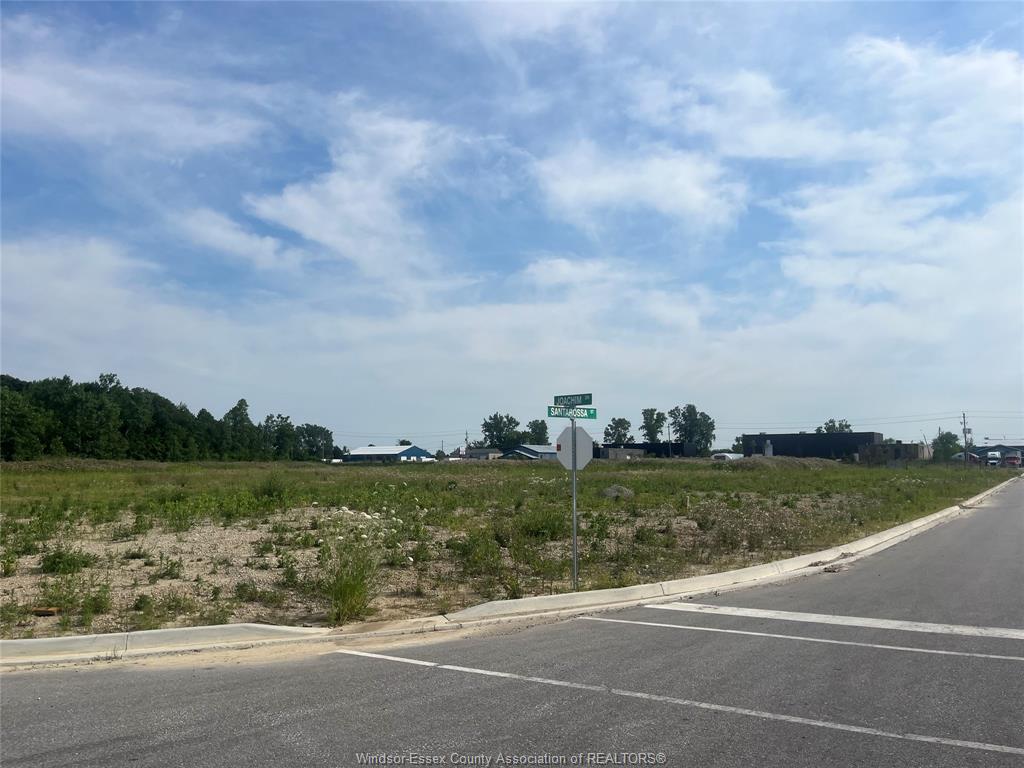 MLS# 26011511: 5000 SANTAROSSA, Tecumseh, Canada