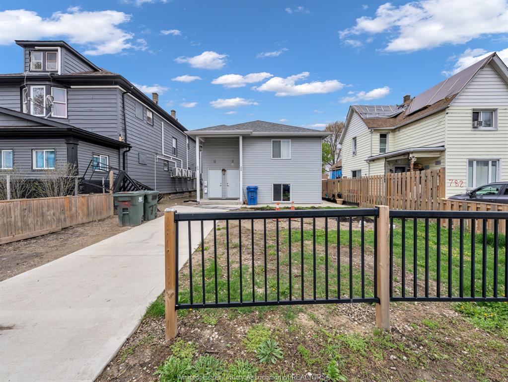 MLS# 26011535: 776 University Ave E, Windsor, Canada