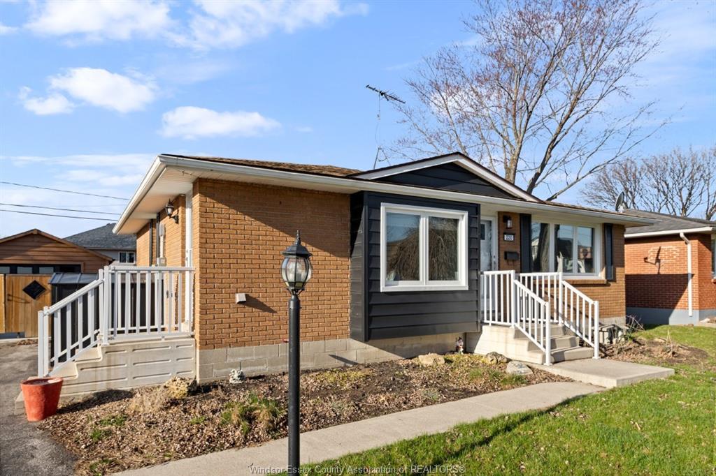 MLS# 26011568: 220 VICTORY, LaSalle, Canada