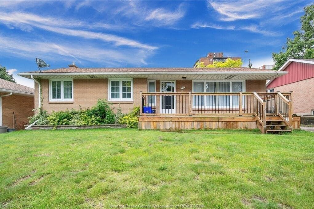 MLS# 26011596: 10 Countess, Leamington, Canada