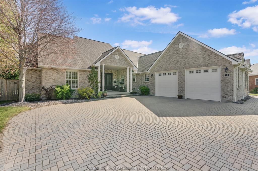 MLS# 26011365: 12 Aspen Close, Chatham, Canada
