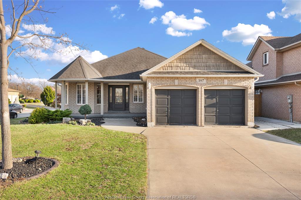 MLS# 26011719: 597 COMPTON, Windsor, Canada