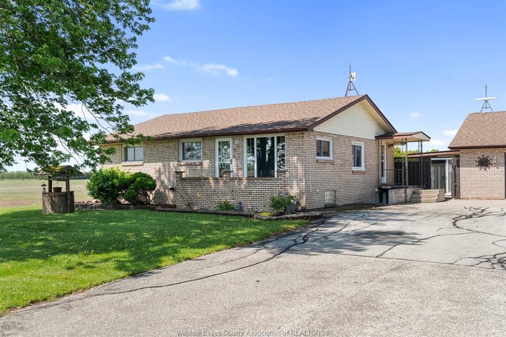 MLS# 26011525: 5128 Concession 5 Road, Amherstburg, Canada