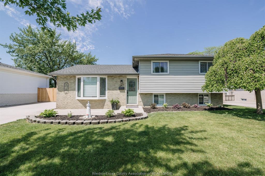MLS# 26011700: 247 Pacific Avenue, Amherstburg, Canada