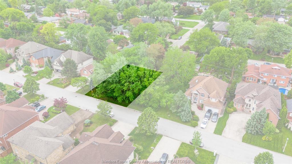 MLS# 26011875: 3699 Inglewood Avenue, Windsor, Canada