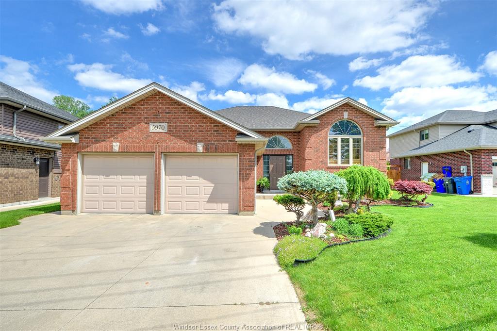 MLS# 26011898: 5970 MATCHETTE, LaSalle, Canada