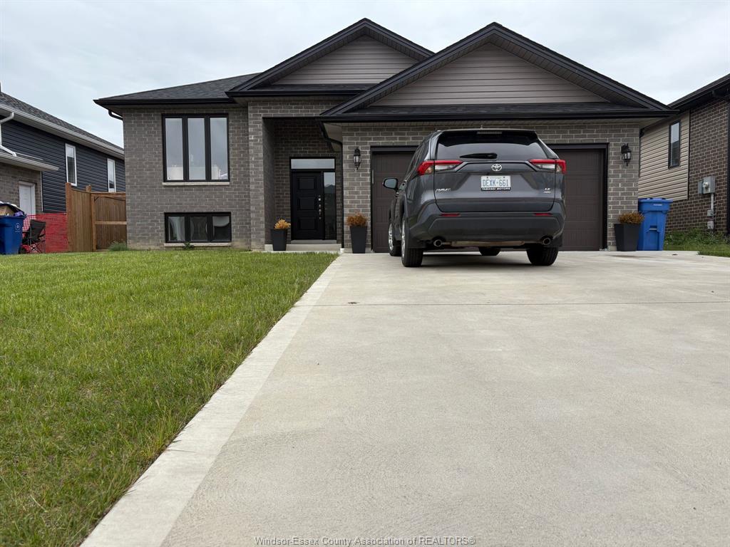 MLS# 26011910: 407 THOMPSON Avenue Unit# 2, Amherstburg, Canada