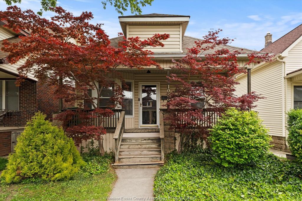 MLS# 26011913: 1056 GLADSTONE, Windsor, Canada