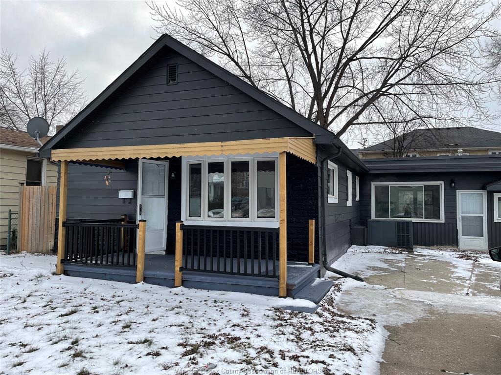 MLS# 26011993: 819 FRANK Avenue Unit# 2, Windsor, Canada
