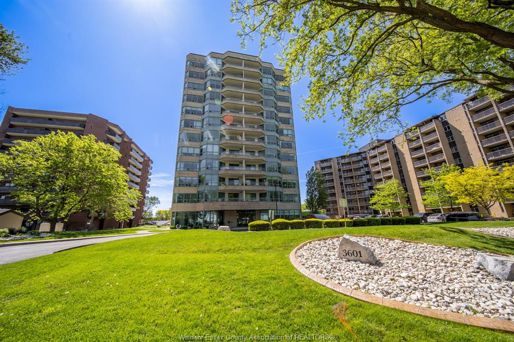MLS# 26011790: 3601 RIVERSIDE Drive Unit# 607, Windsor, Canada