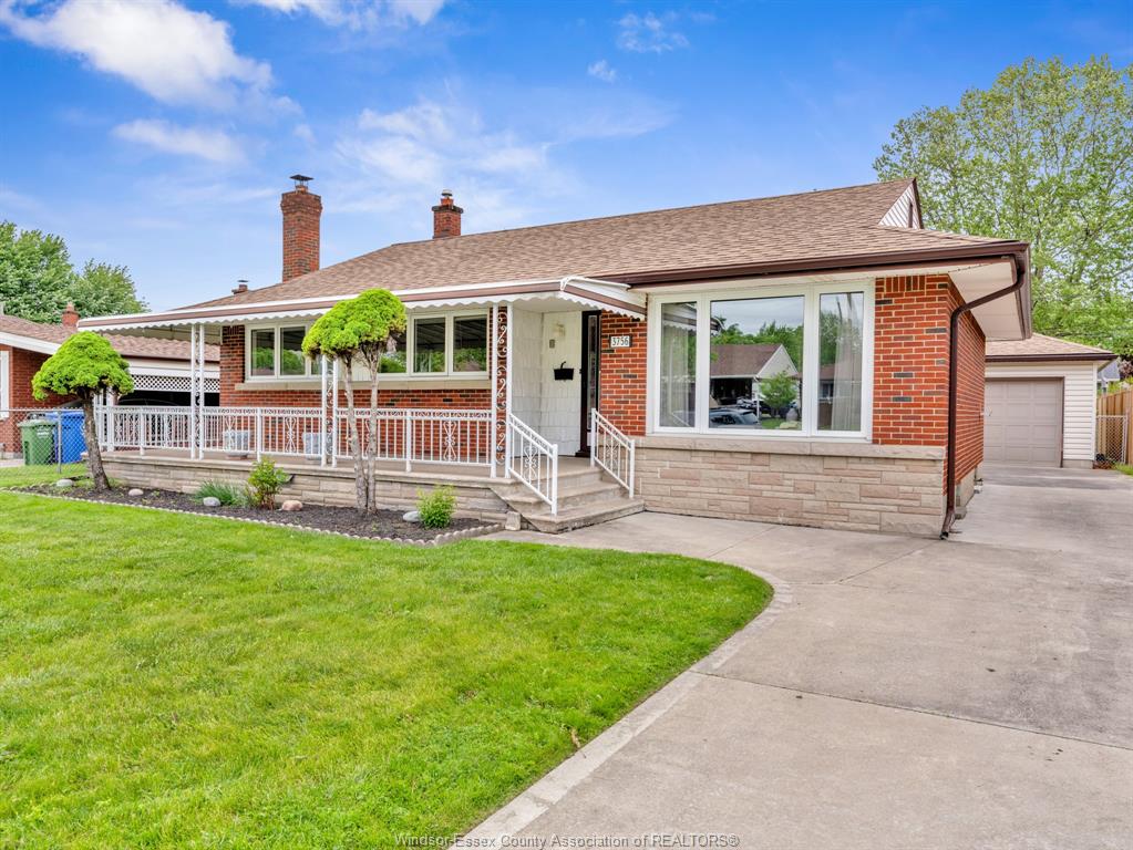MLS# 26012055: 3756 ROSEMOUNT Avenue, Windsor, Canada